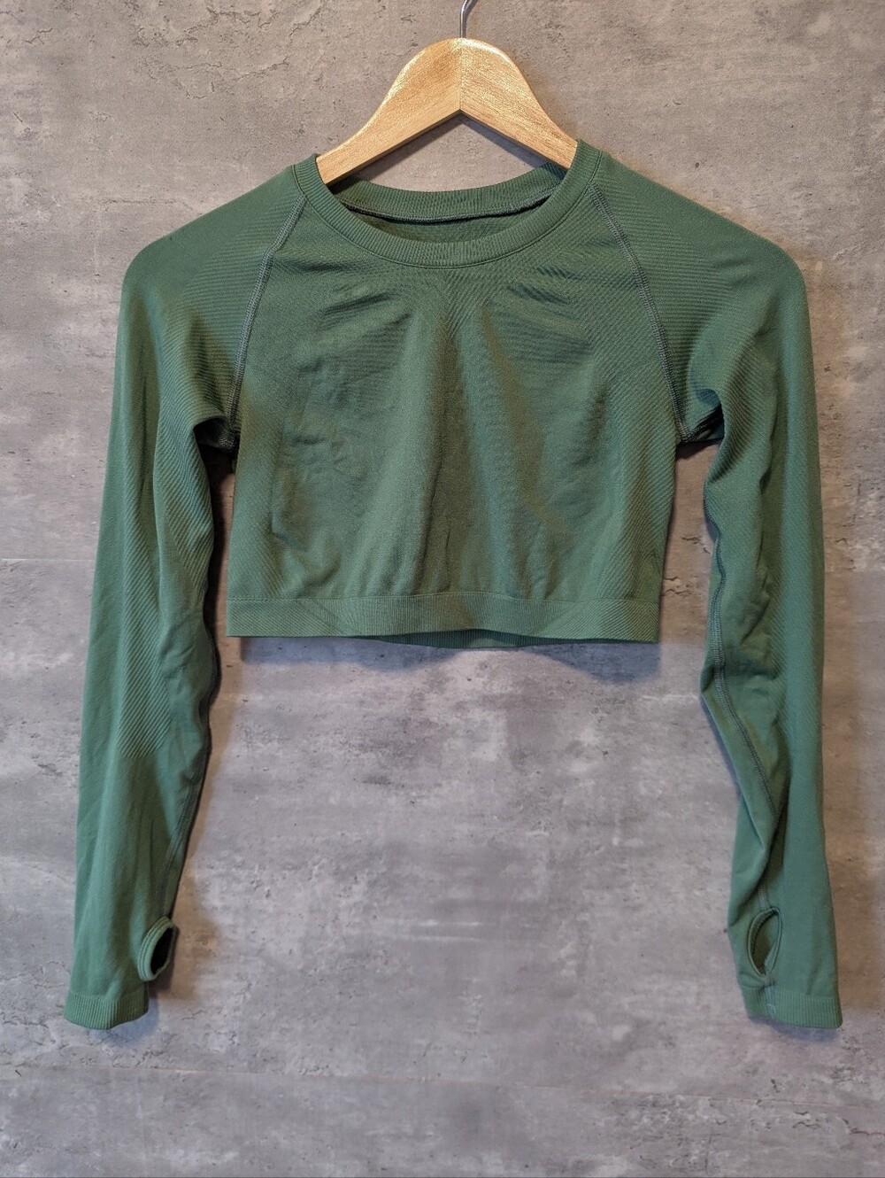 Alphalete Amplify Olive Green Long-Sleeve Crop Top